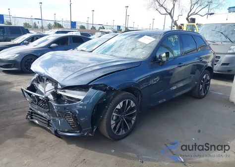 2026 Volvo Xc60 B5 Plus z USA, uszkodzony, nr VIN YV4M12RCXT1375185